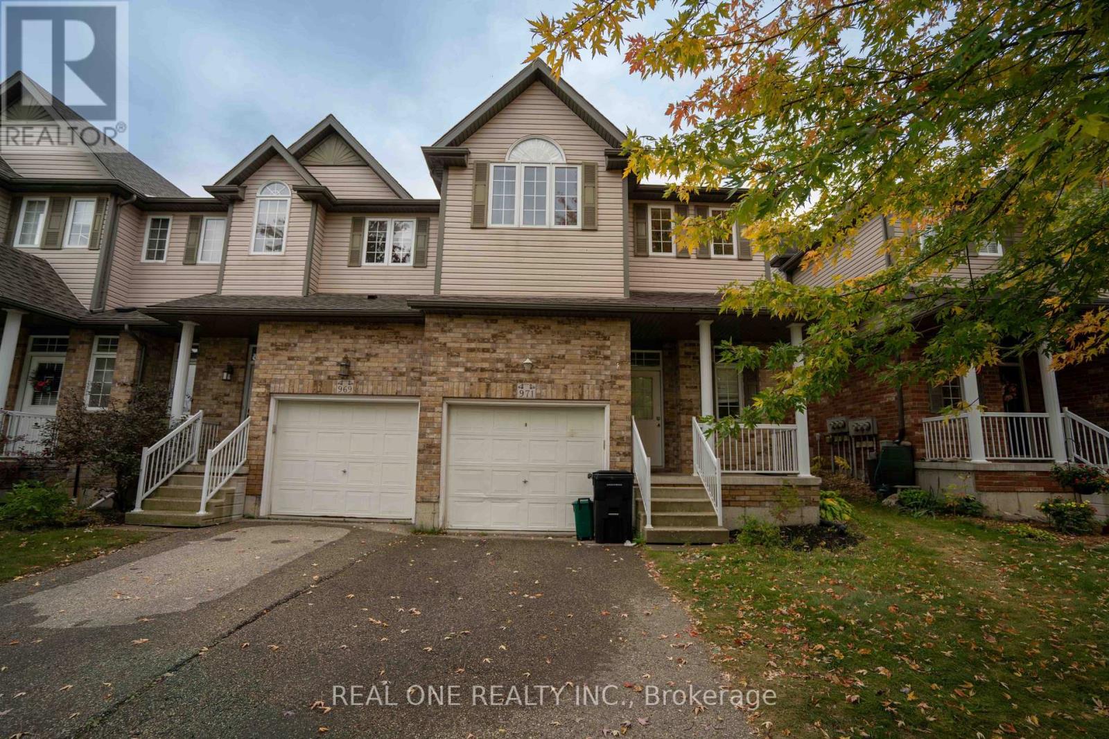 971 CREEKSIDE DRIVE — photo 2