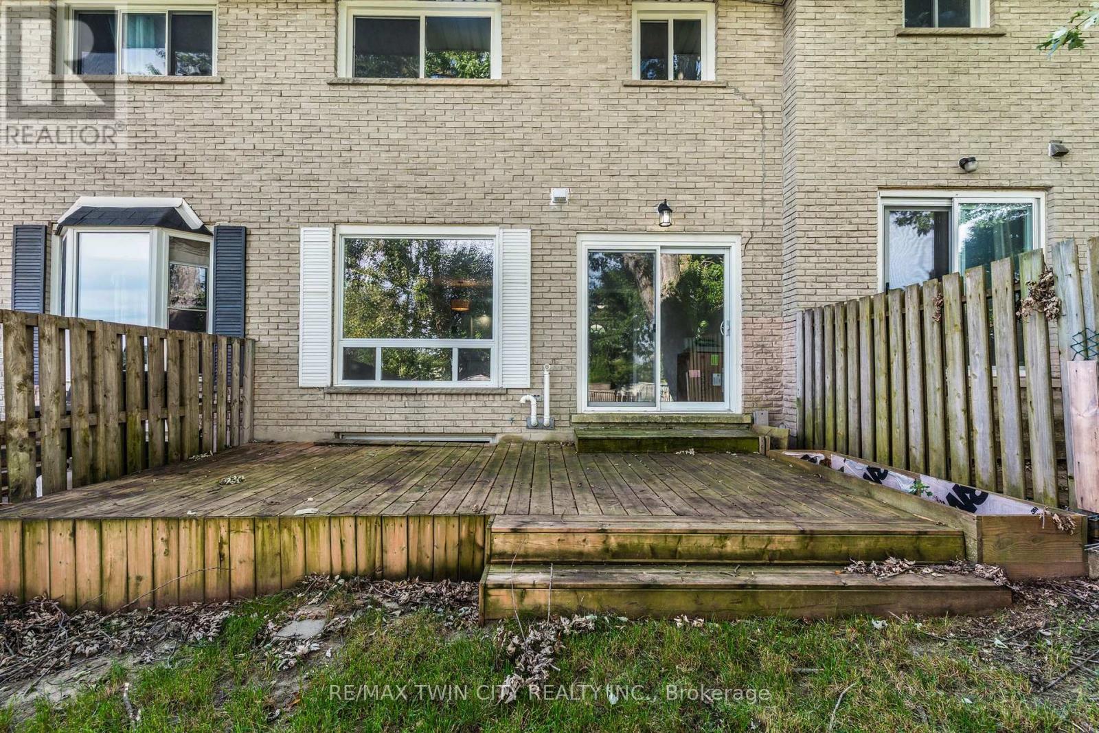 104 Ralgreen Crescent, Kitchener, ON photo 31