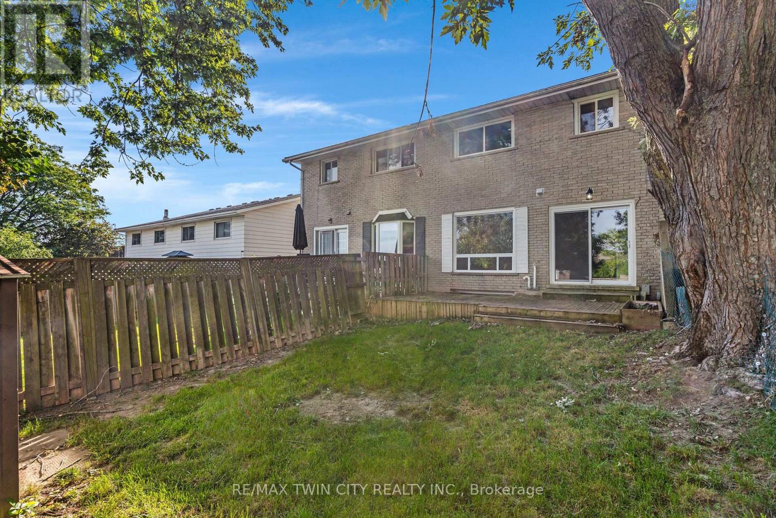 104 Ralgreen Crescent, Kitchener, ON photo 33