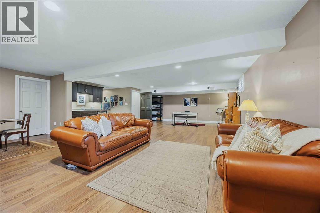 4303 Garden CRESCENT - 20