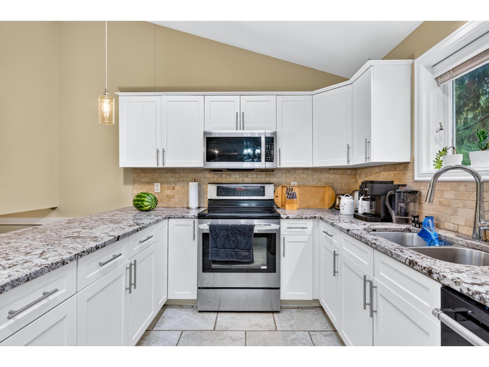 Photo of 21590 93A AVENUE 14