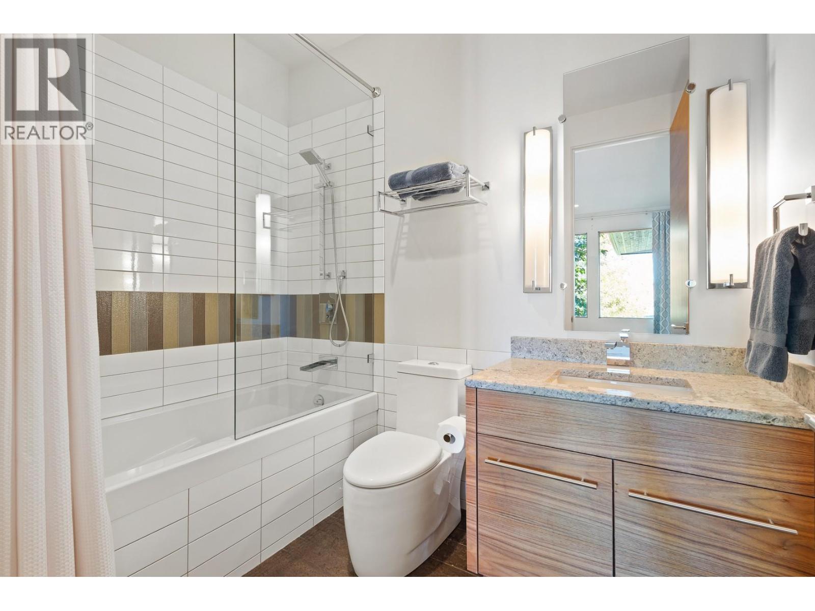 4896 Lakeshore Road, Kelowna - Image 1