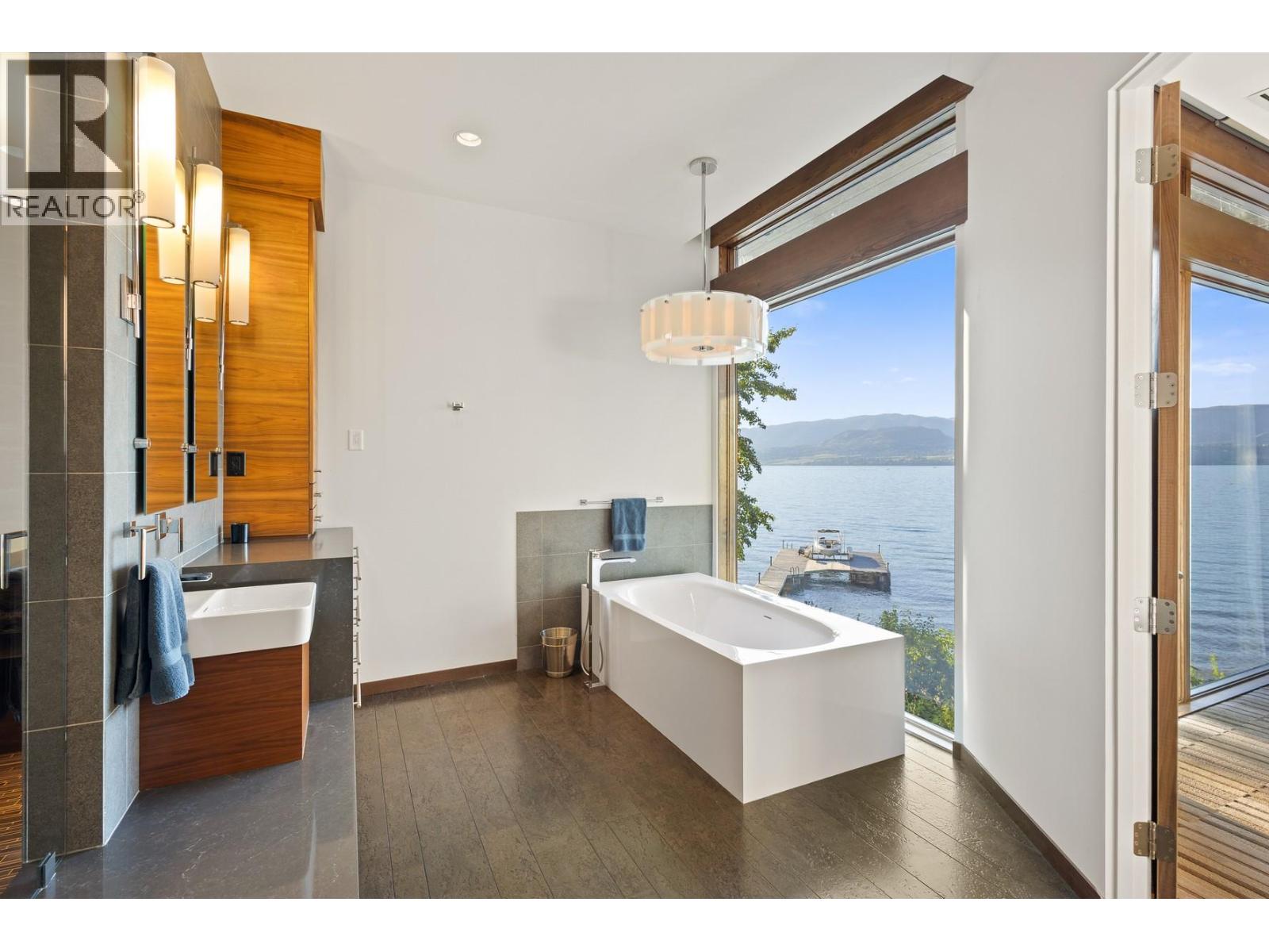 4896 Lakeshore Road, Kelowna - Image 1