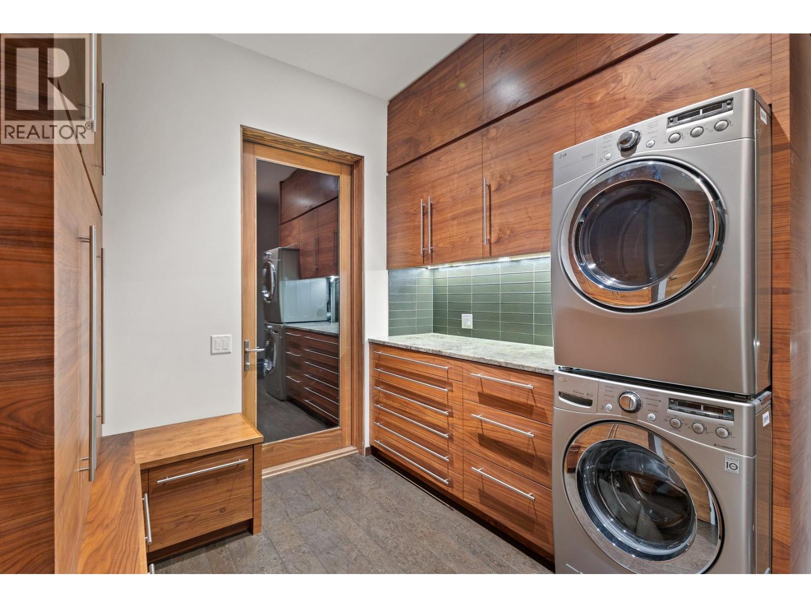 4896 Lakeshore Road, Kelowna - Image 1