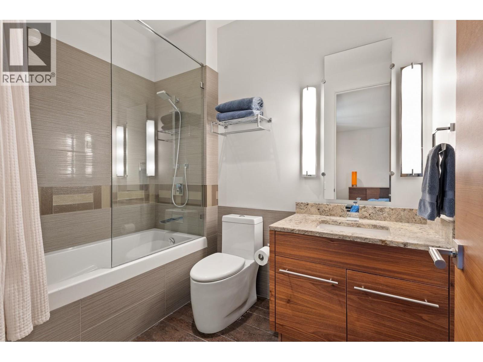 4896 Lakeshore Road, Kelowna - Image 1
