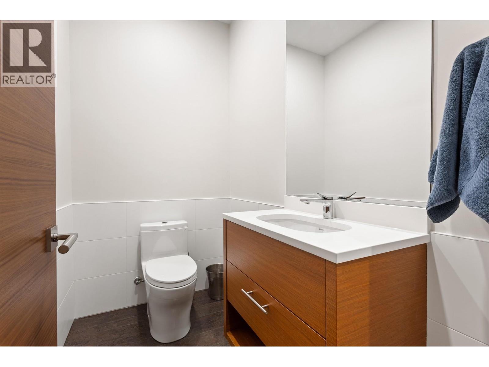 4896 Lakeshore Road, Kelowna - Image 1