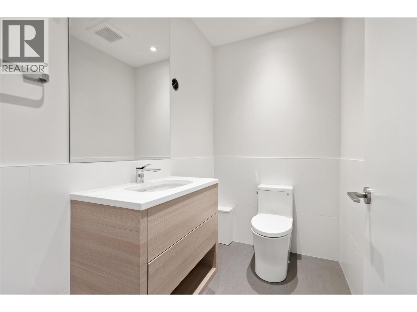 4896 Lakeshore Road, Kelowna - Image 1