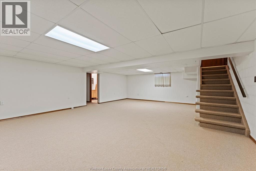 8605 SNAKE LANE - Image 25