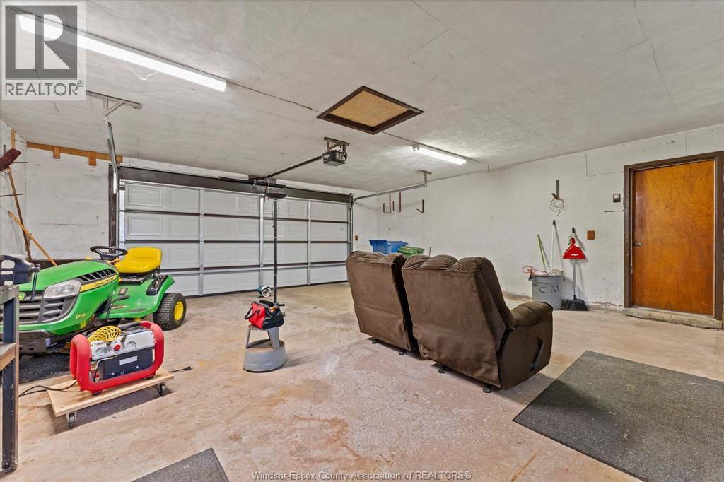 8605 SNAKE LANE - Image 33