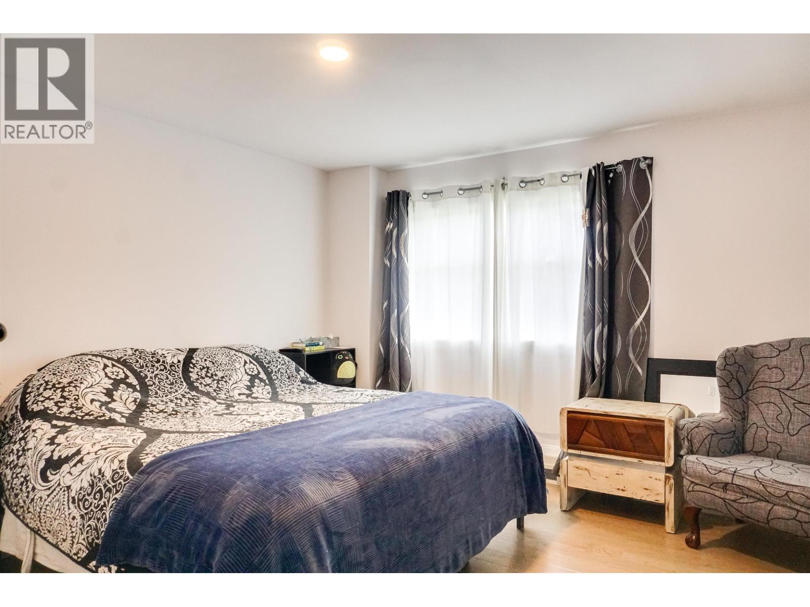 22 HAWK STREET - Image 11