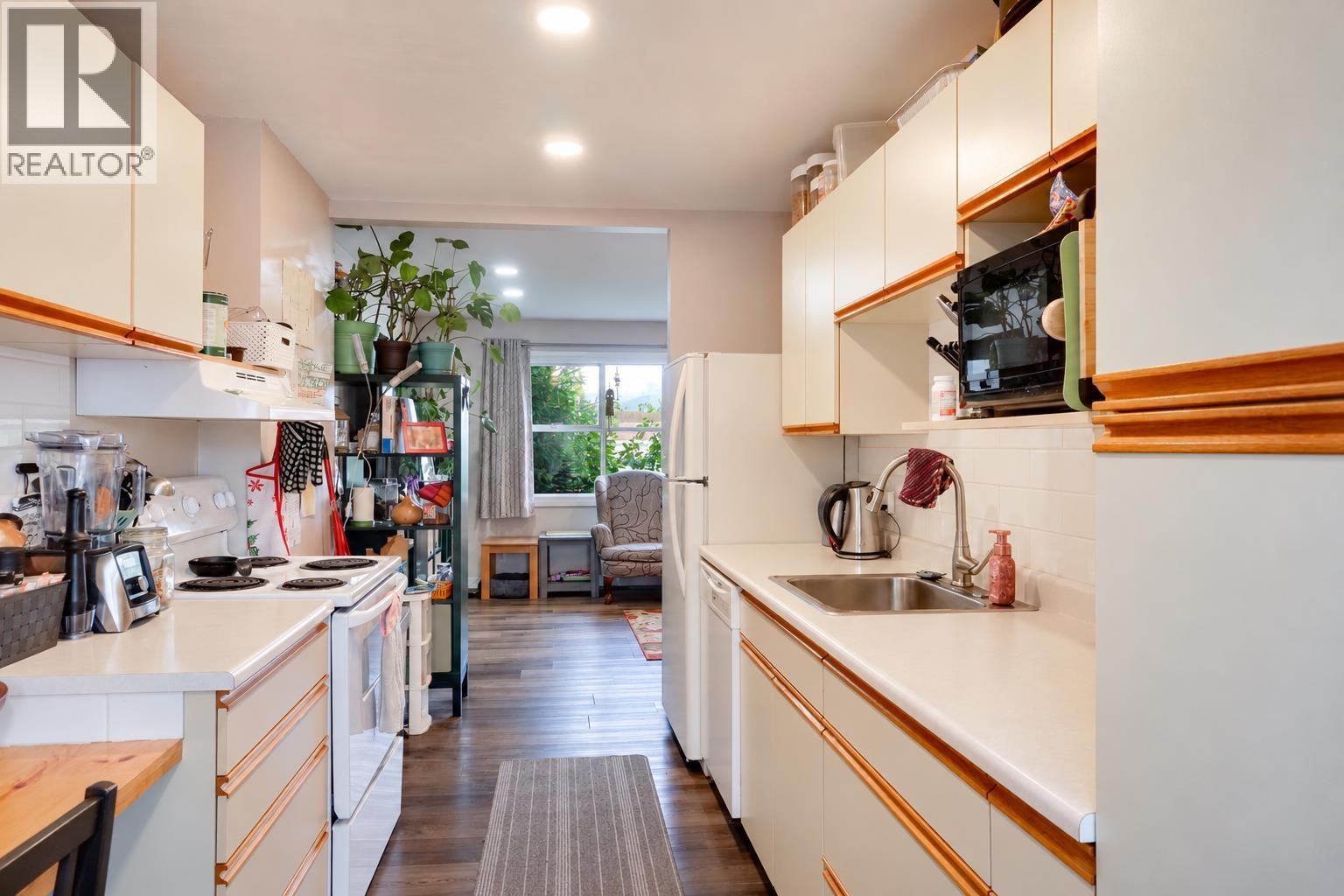 22 HAWK STREET - 2