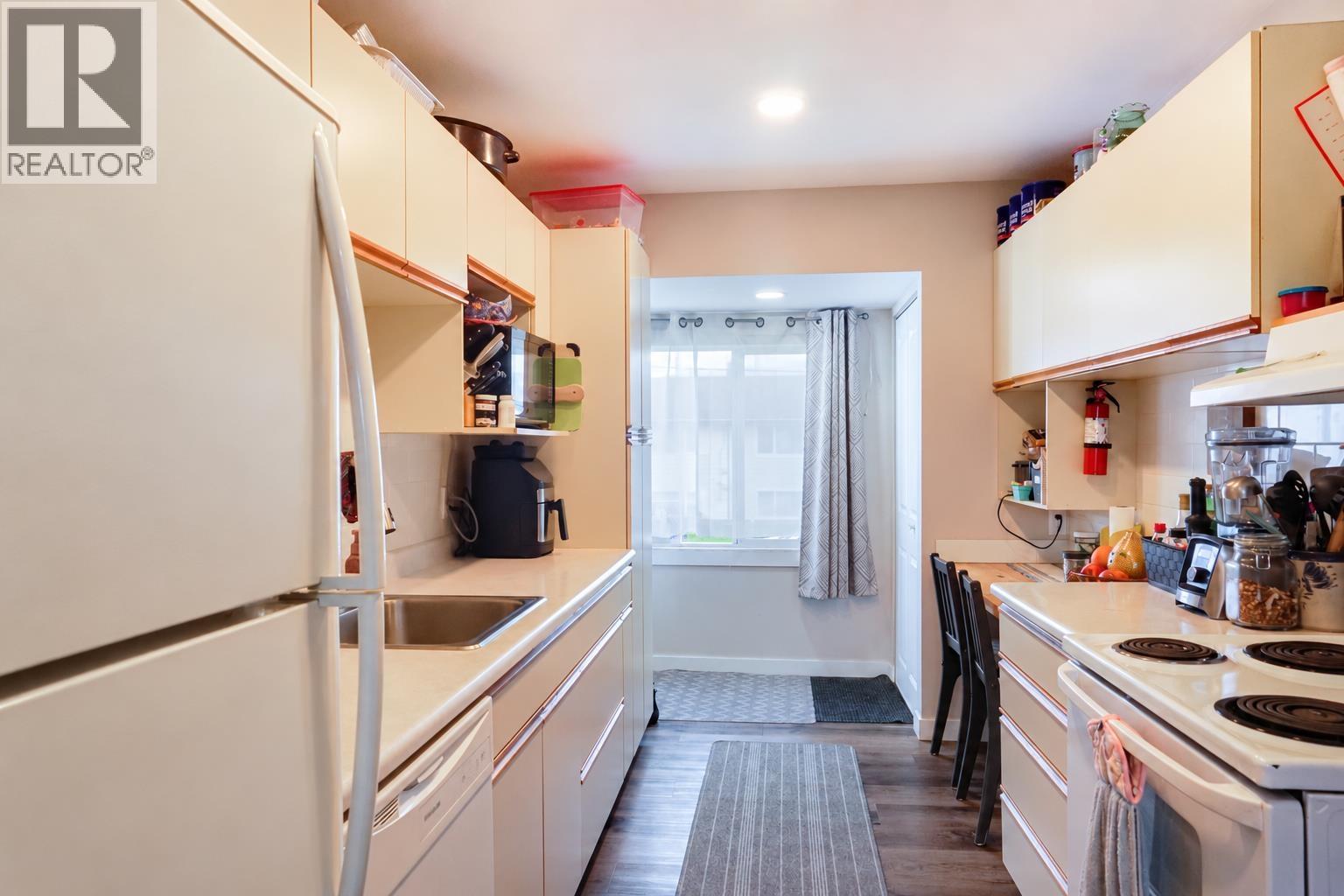 22 HAWK STREET - 4