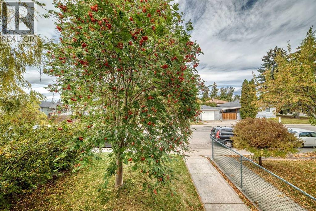 7409 37 Avenue NW - 4