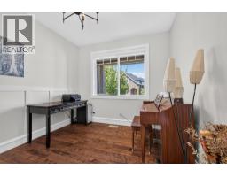 Living room - 5507 Lee Lane, Kelowna, BC V1W5H2 Photo 15