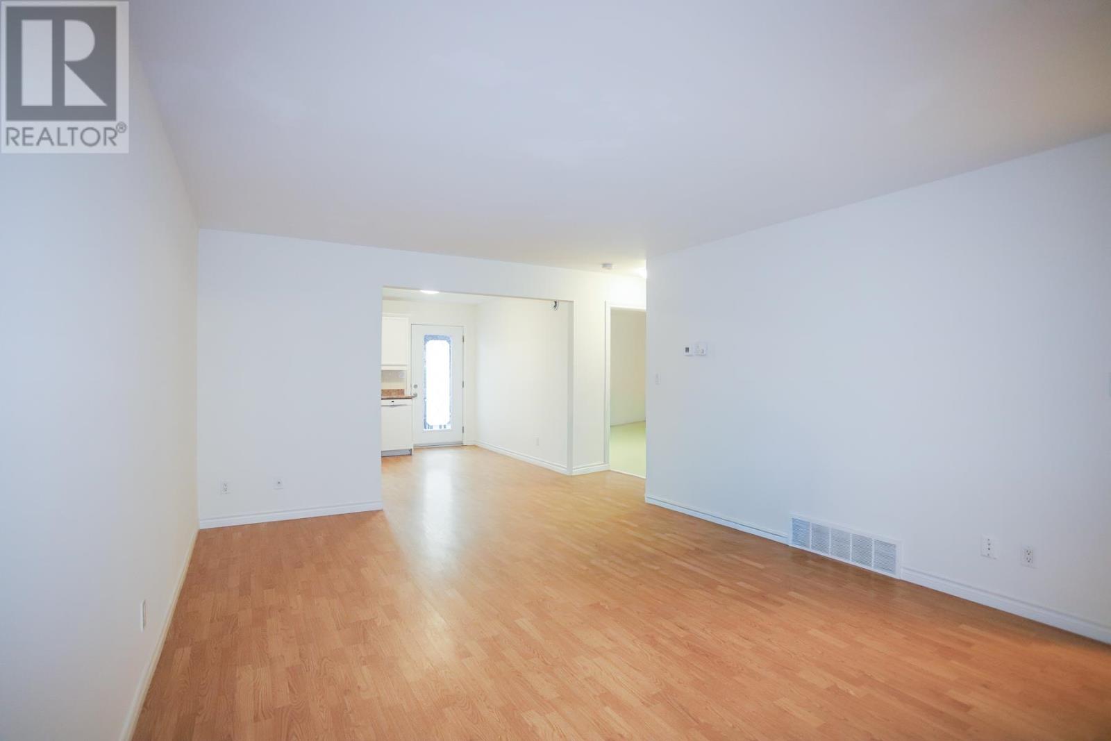 882 Pine ST - Image 10