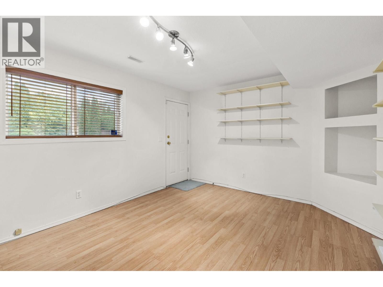 3608 Lever Court, Peachland