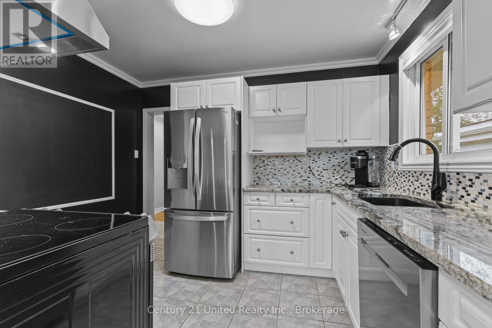 1203 ROYAL Drive, Peterborough, ON photo 19