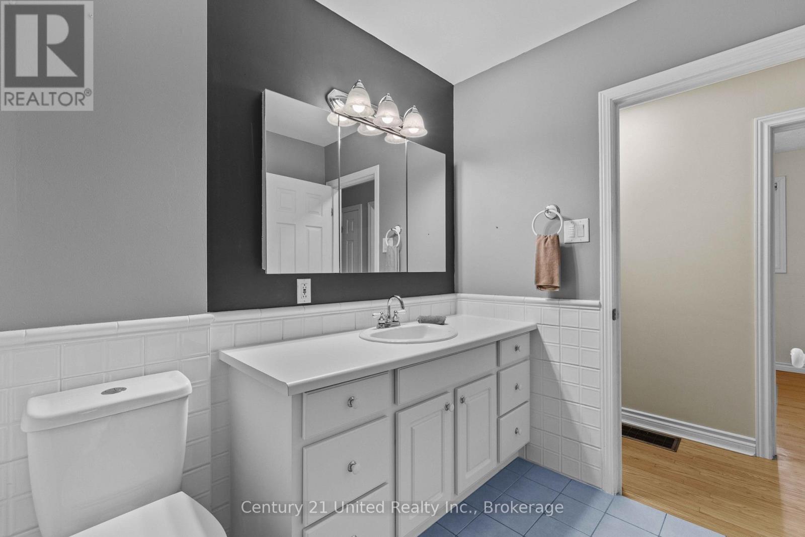 1203 ROYAL Drive, Peterborough, ON photo 26
