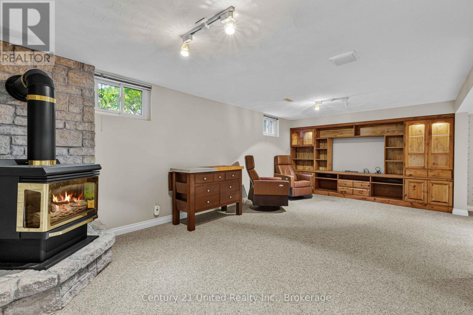 1203 ROYAL Drive, Peterborough, ON photo 33
