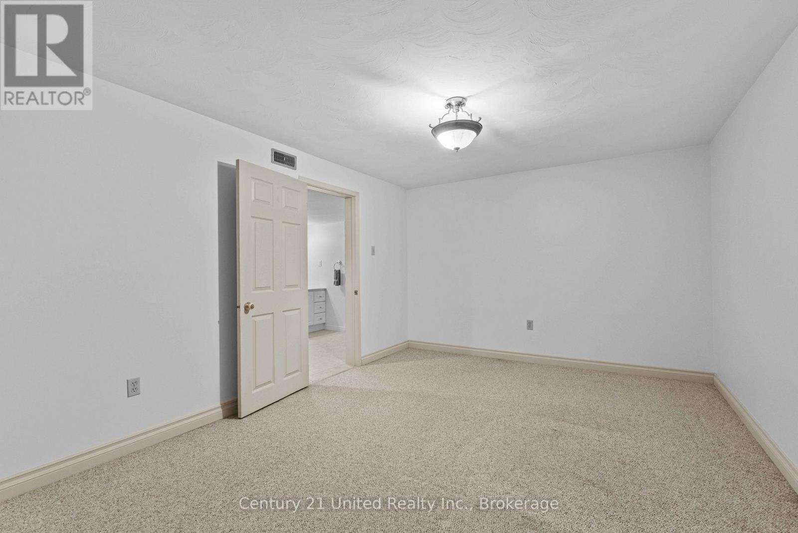 1203 ROYAL Drive, Peterborough, ON photo 34