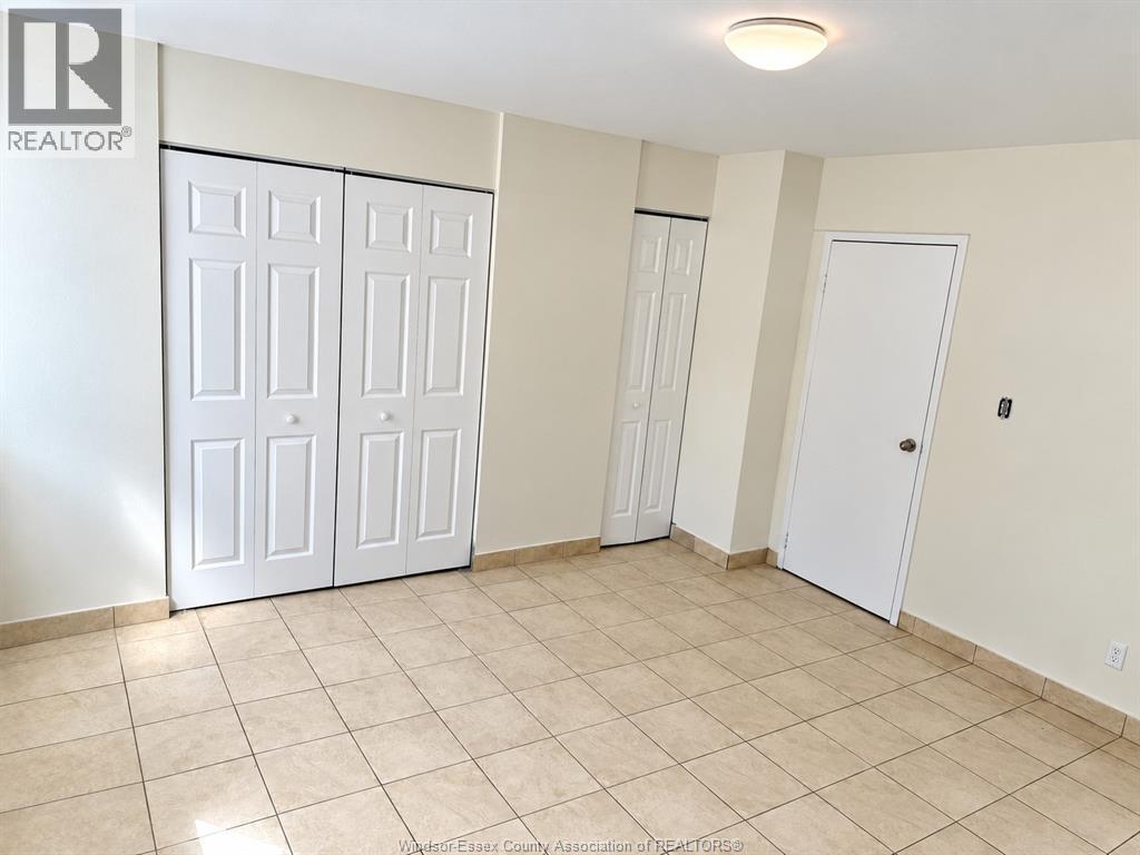 2035 University Avenue West — photo 10