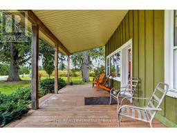 Eating area - 695 Cameron Road, Dawn Euphemia, ON N0P1C0 Photo 6