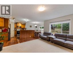 4pc Bathroom - 10 Evansmeade Manor Nw, Calgary, AB T3P1B5 Photo 6
