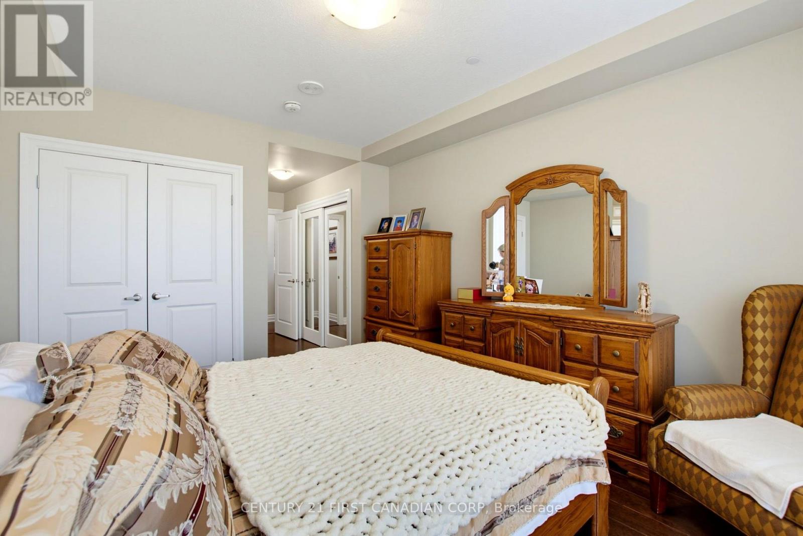 #507 260 VILLAGEWALK BOULEVARD - Image 18