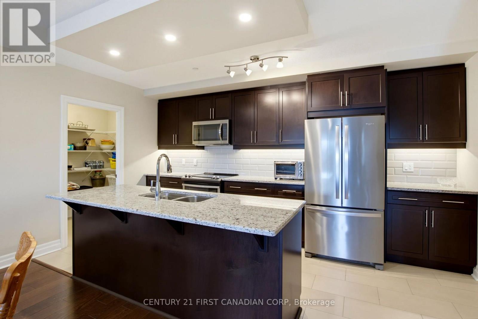 #507 260 VILLAGEWALK BOULEVARD - Image 7