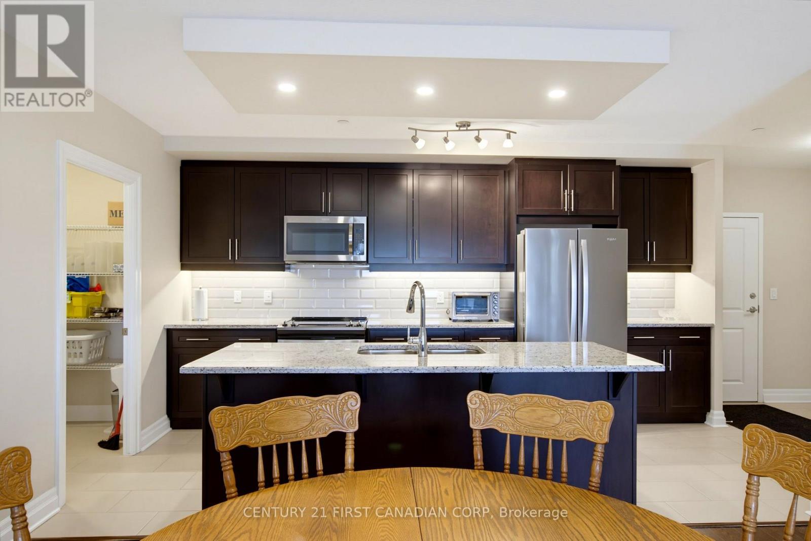 #507 260 VILLAGEWALK BOULEVARD - Image 8