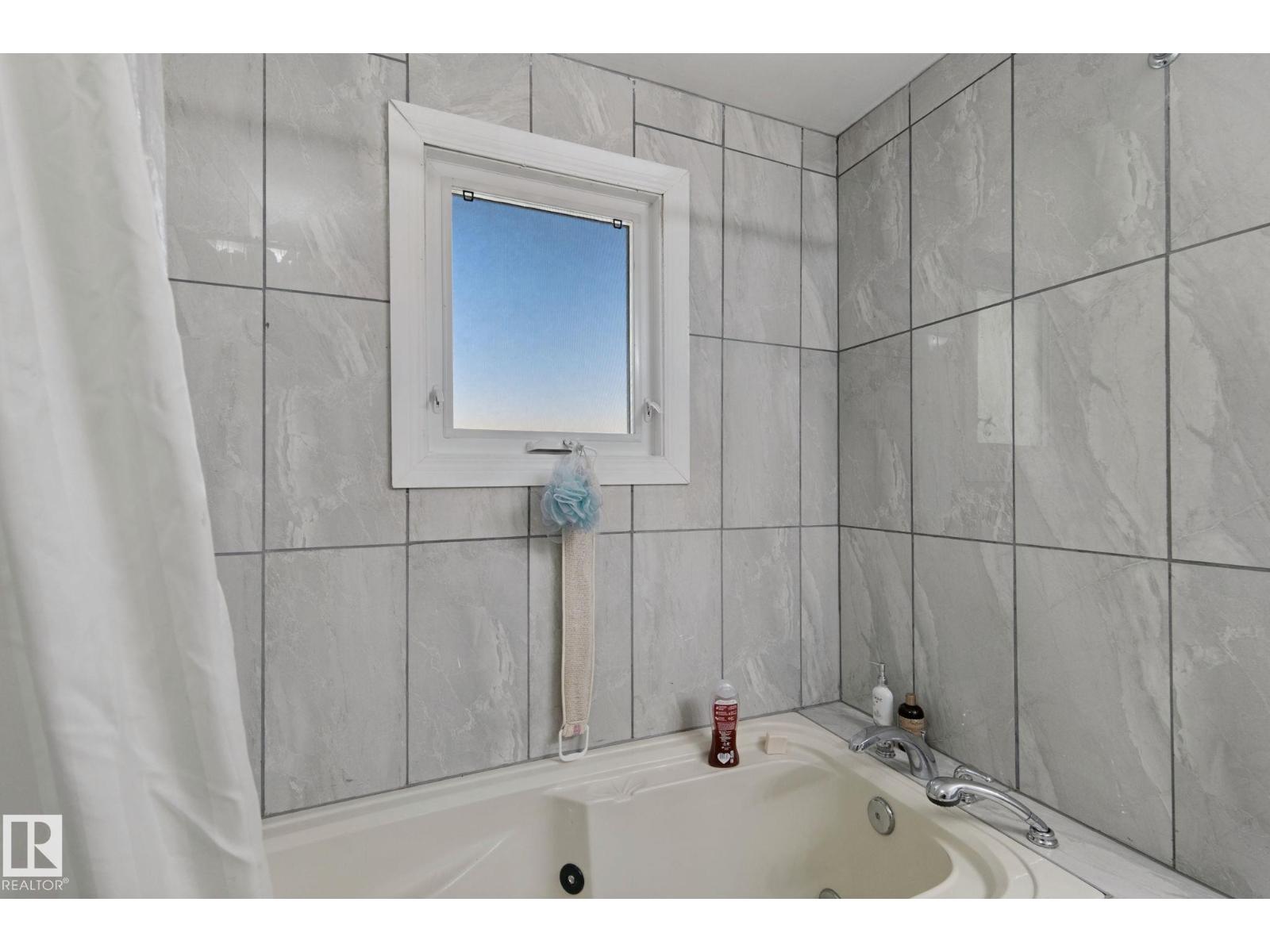 8508 149A Avenue NW, Evansdale — photo 25 of 30: Property photo