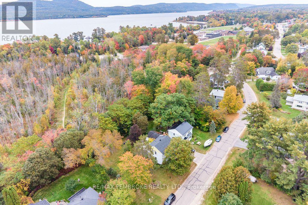 10 LAURIER AVENUE - Image 11