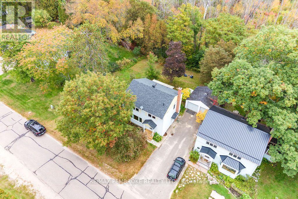 10 LAURIER AVENUE - Image 15
