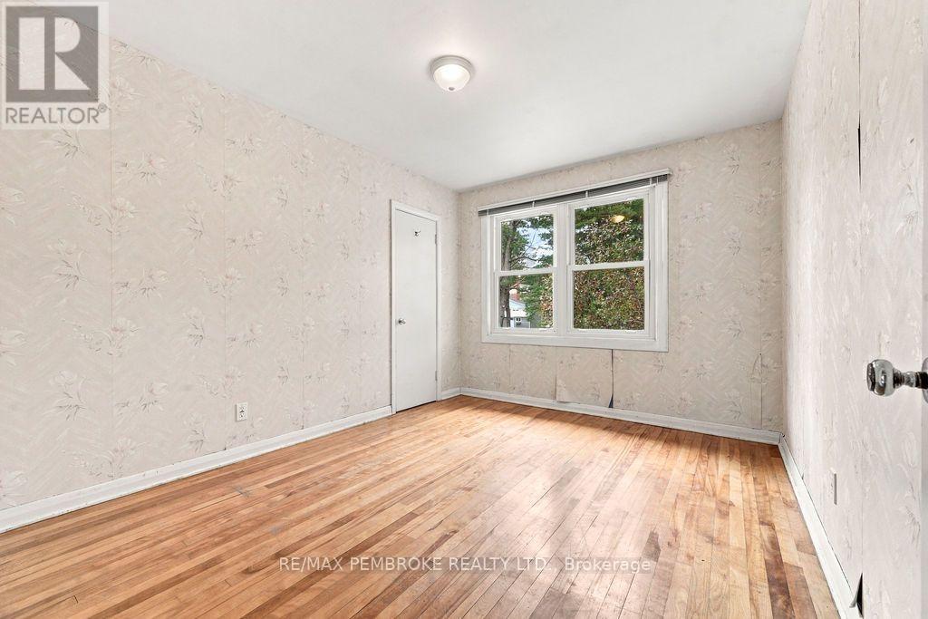 10 LAURIER AVENUE - Image 36