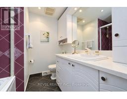 Bathroom - 2213 Circle Place, Ottawa, ON K1G3E2 Photo 16