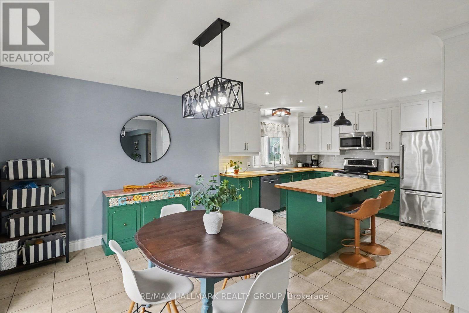25 TABITHA CRES CRESCENT - 9