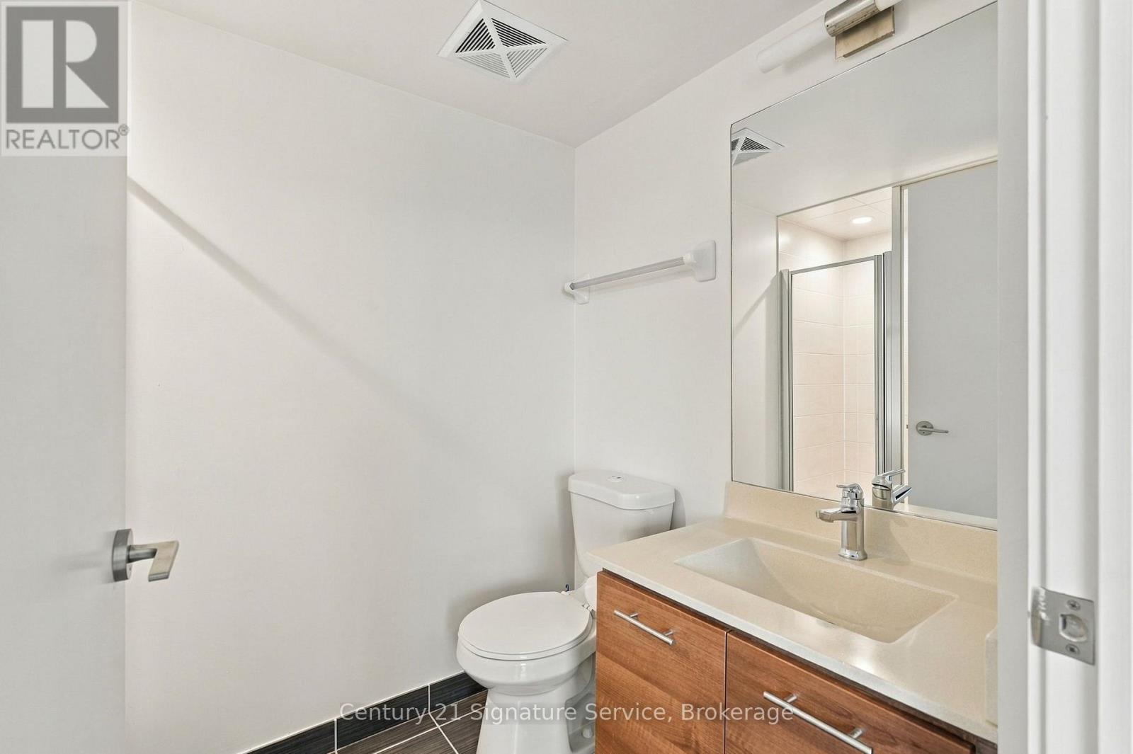 #1822 135 VILLAGE GREEN SQUARE - 29