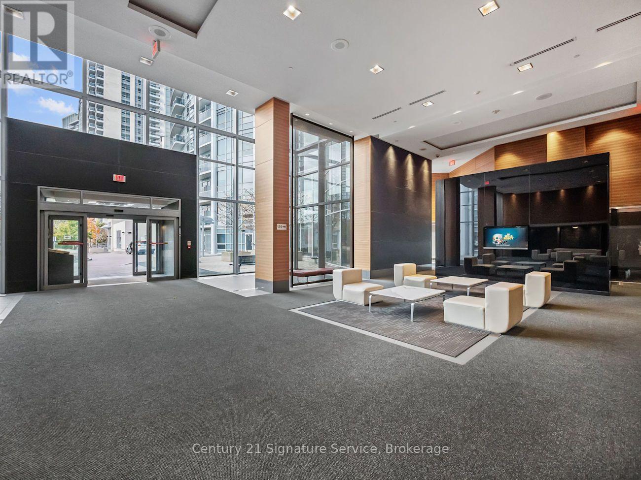 1822- 135 Village Green Square, Toronto, ON photo 32