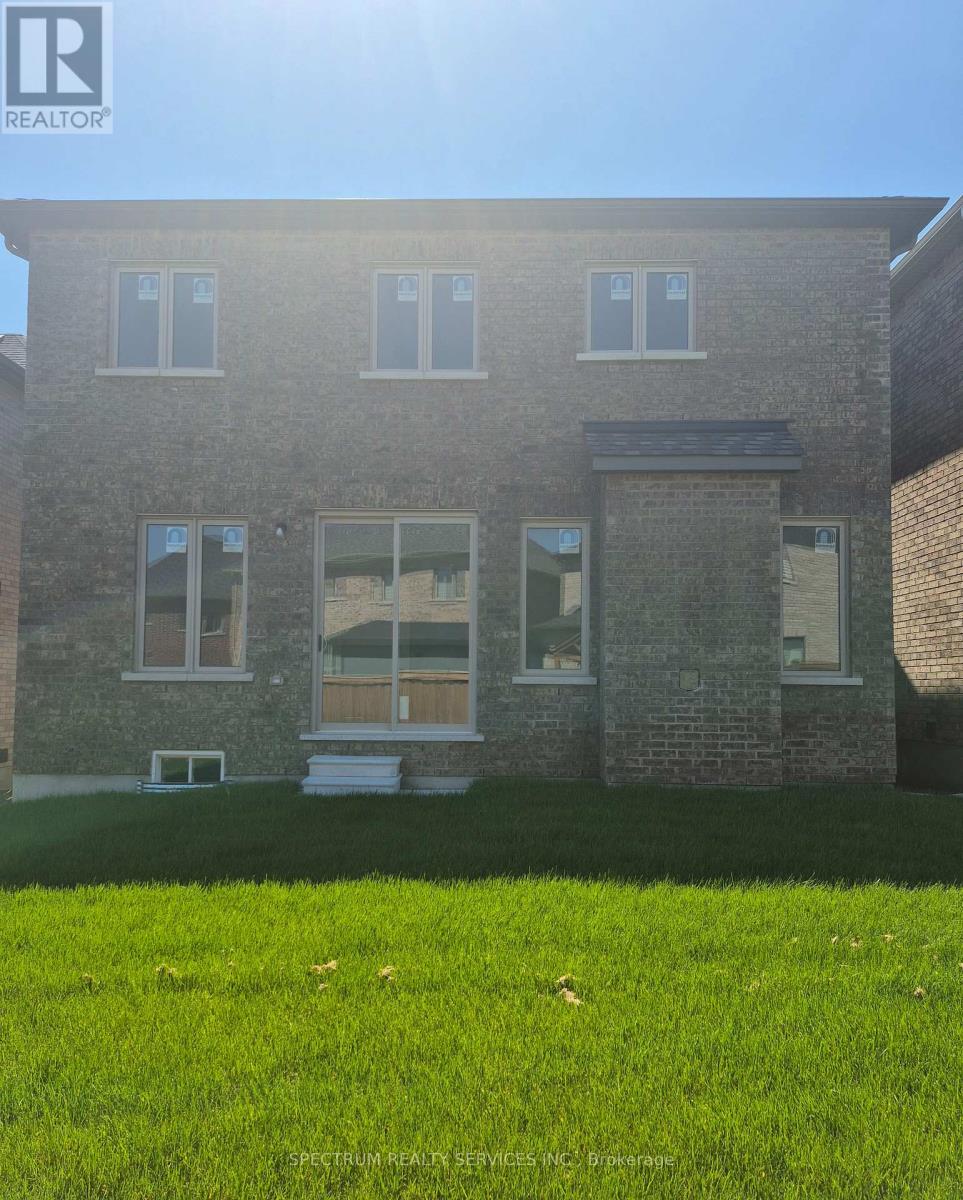 23 Rogerson Street, Clarington, ON photo 5