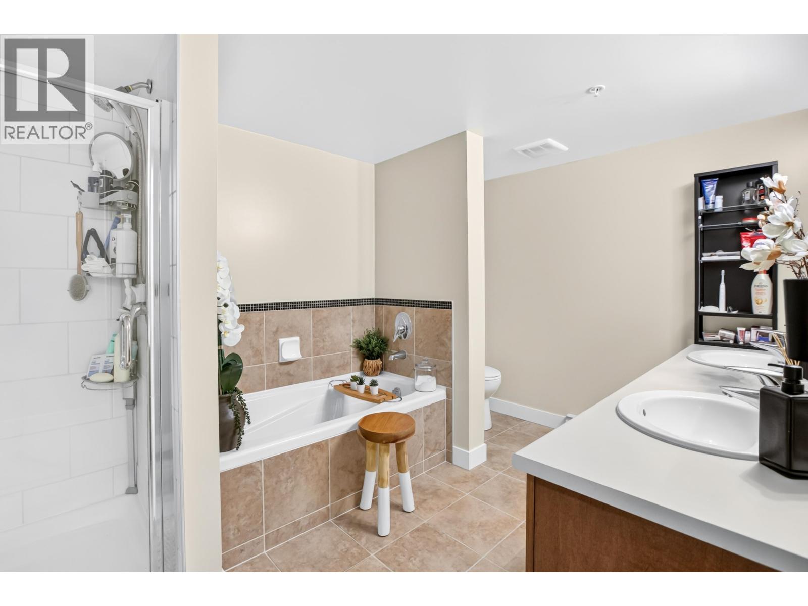 123 19673 MEADOW GARDENS WAY, Pitt Meadows