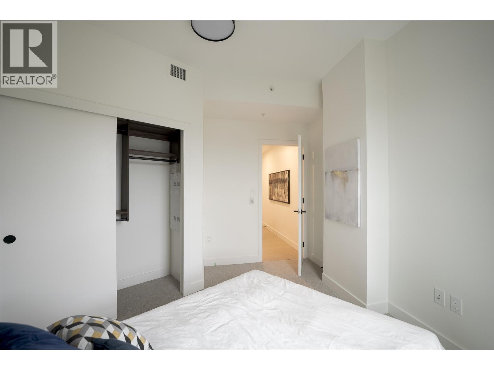 360 422 E 3RD STREET, North Vancouver - Image 1