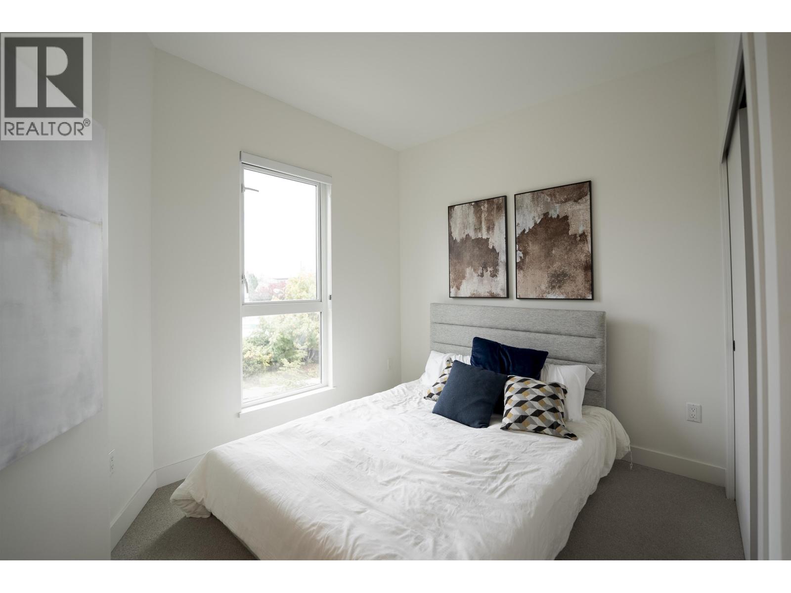 360 422 E 3RD STREET, North Vancouver - Image 1