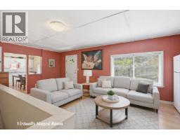 5689 Porpoise Bay Road, Sechelt, BC V0N1V0 Photo 11