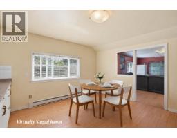 5689 Porpoise Bay Road, Sechelt, BC V0N1V0 Photo 17