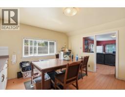 5689 Porpoise Bay Road, Sechelt, BC V0N1V0 Photo 18