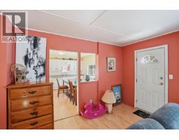 5689 Porpoise Bay Road, Sechelt, BC V0N1V0 Photo 7