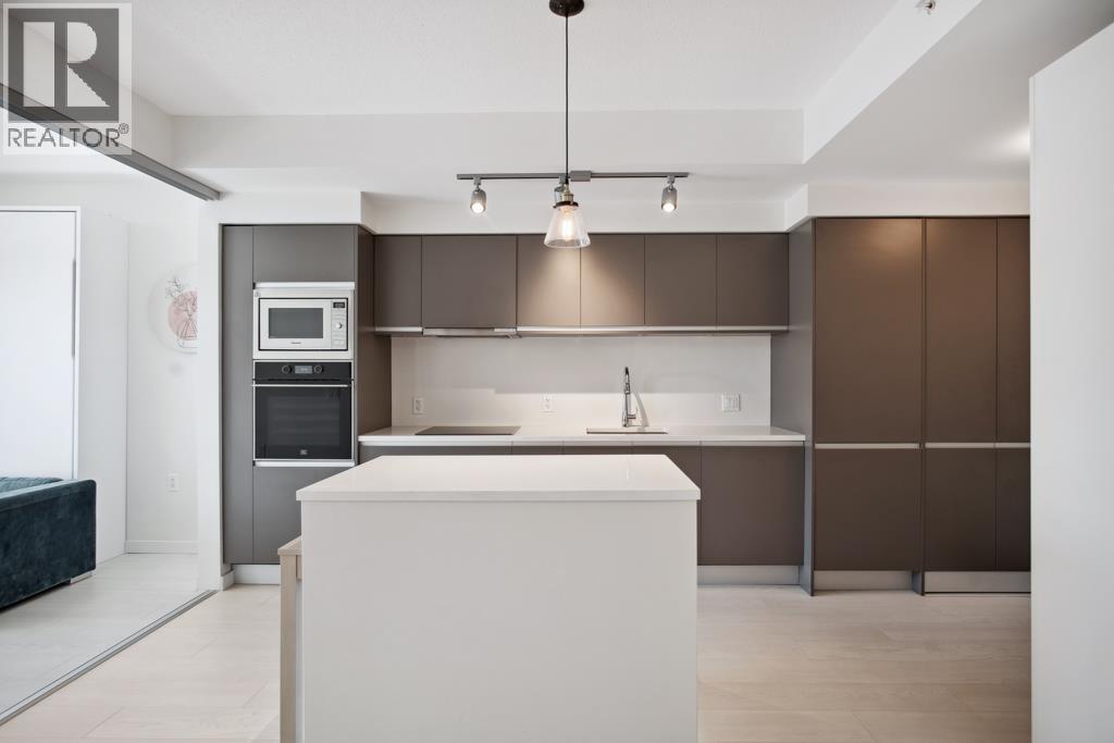920 180 E 2ND AVENUE, Vancouver - Image 1