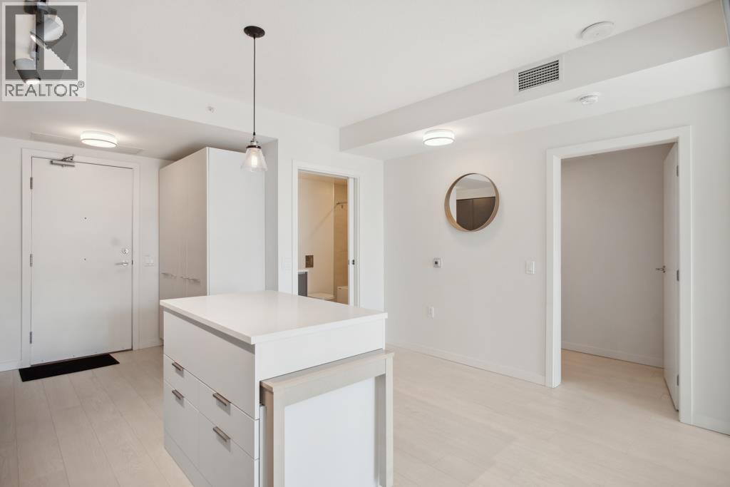 920 180 E 2ND AVENUE, Vancouver - Image 1