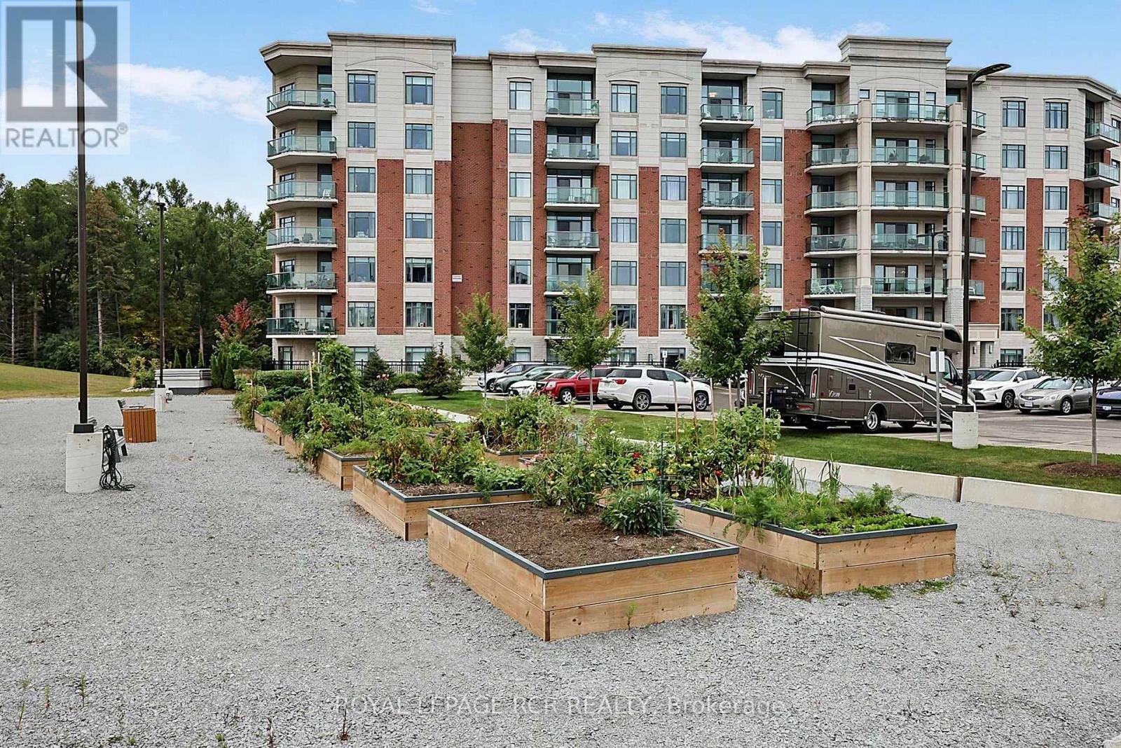 318- 460 William Graham Drive, Aurora, ON photo 33