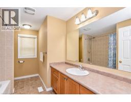 16 Frankfurt Street, Kitchener, ON N2R1T5 Photo 18